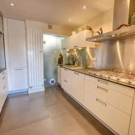 Mediterraneo Classy Apartment, Private Garden Apartment *
